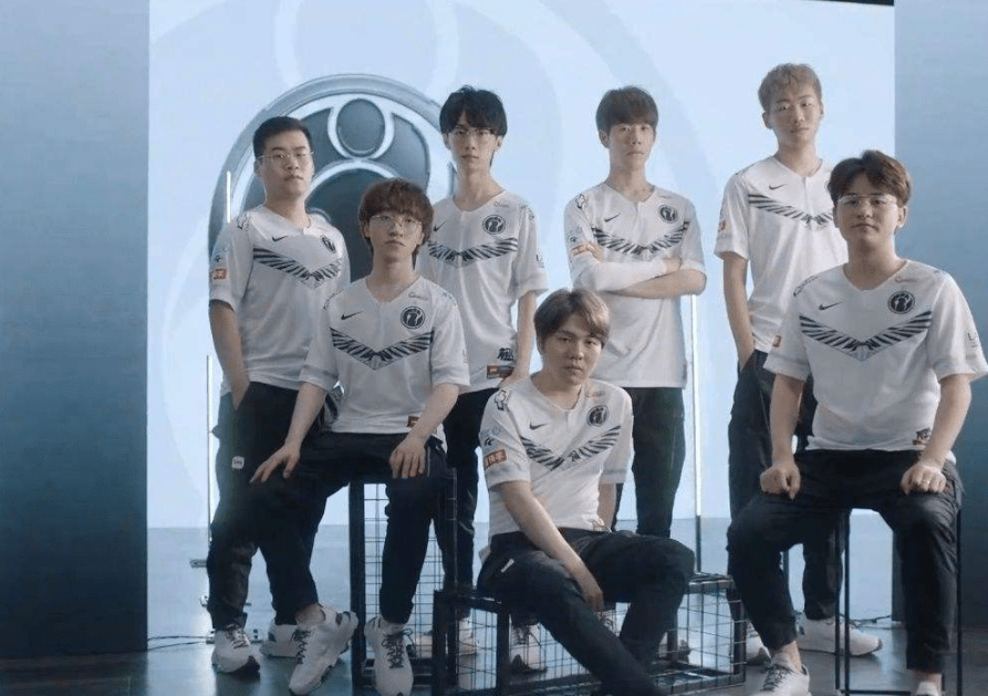 守一度压制 守一度压制