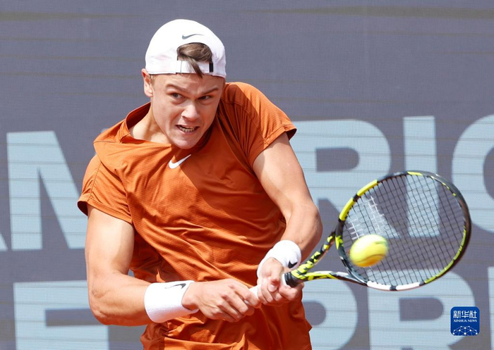 也展现了他 也展现了他