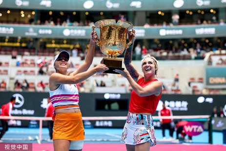 同时也伴随 同时也伴随